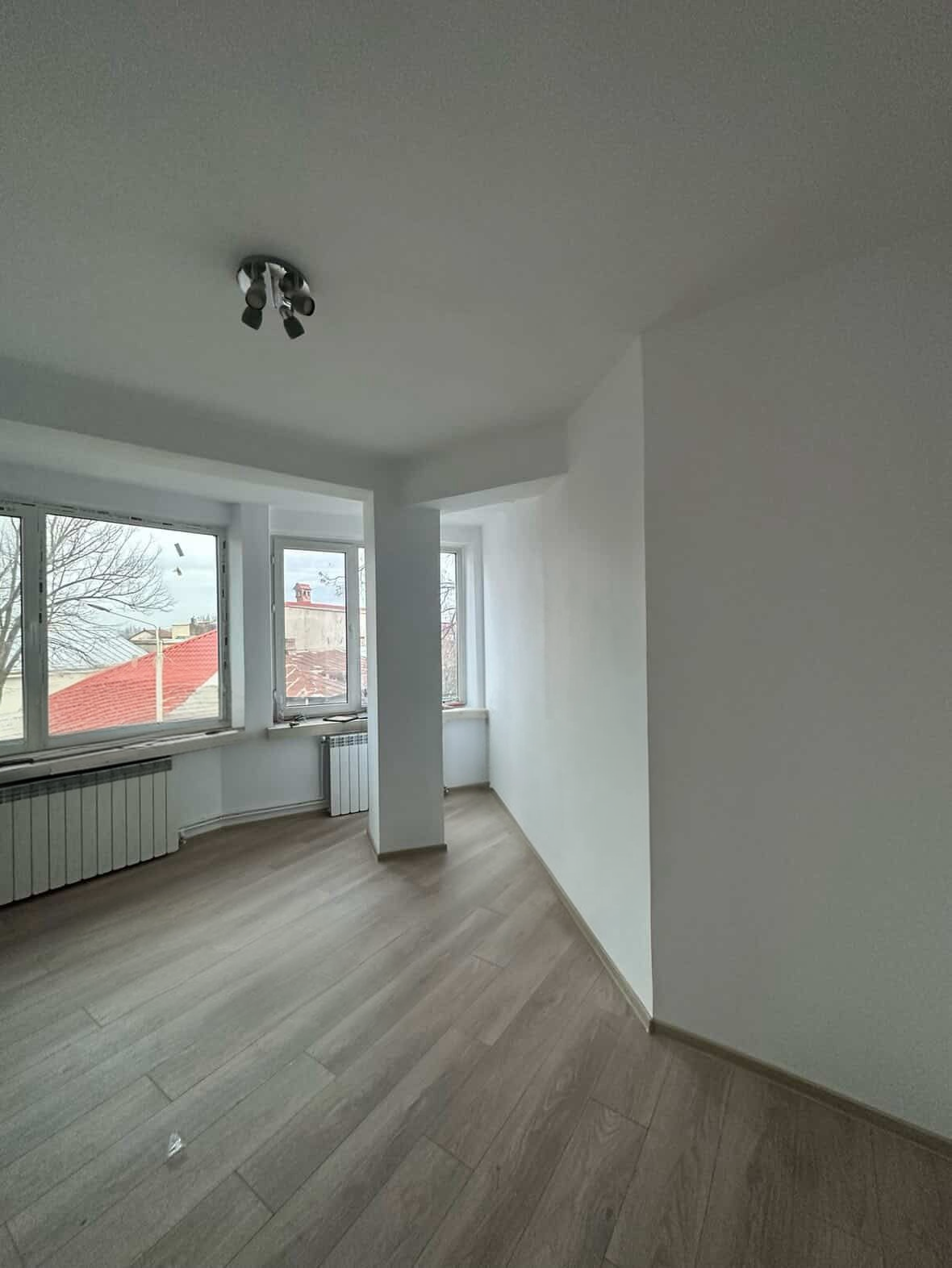 Spațiu disponibil pentru întâlniri cu autorități